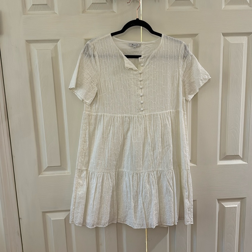Floral lace white Madewell mini dress. Size medium. Great condition.